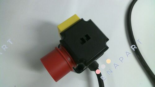 0001.0640 SSK 820 switch-plug combination with low-voltage release