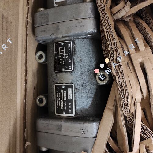 TGL 20705 directional valve